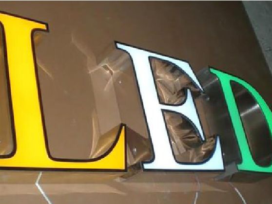 曲靖介绍LED招牌的基础知识。